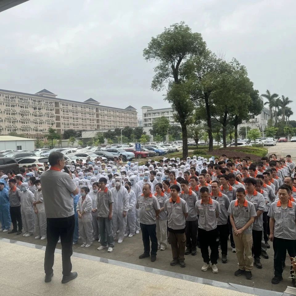 筑牢安全防線 共筑平安家園——金鼎光學(xué)消防演練圓滿(mǎn)完成